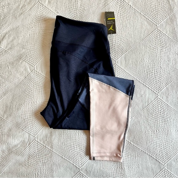 Old Navy Performance Leggings - Picture 1 of 5